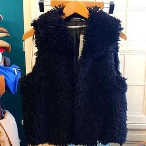 Amanda Charles Must Have Faux Sheep Hair Black Vest TAG ON